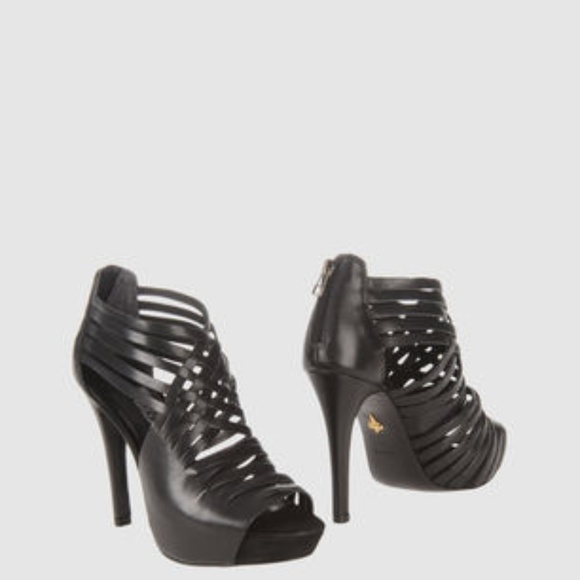 Pour La Victoire Shoes - Pour la Victoire, strappy bootie heels, black, 7